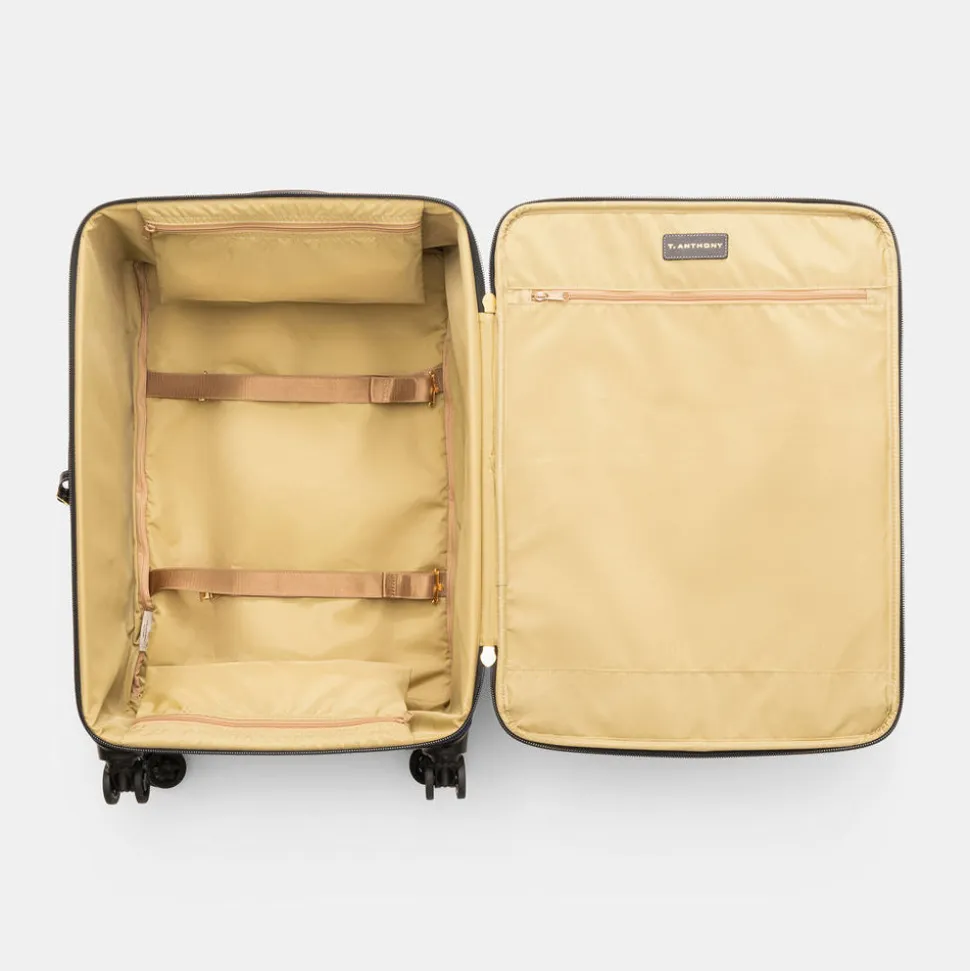 26" Lightweight Wheeled Case