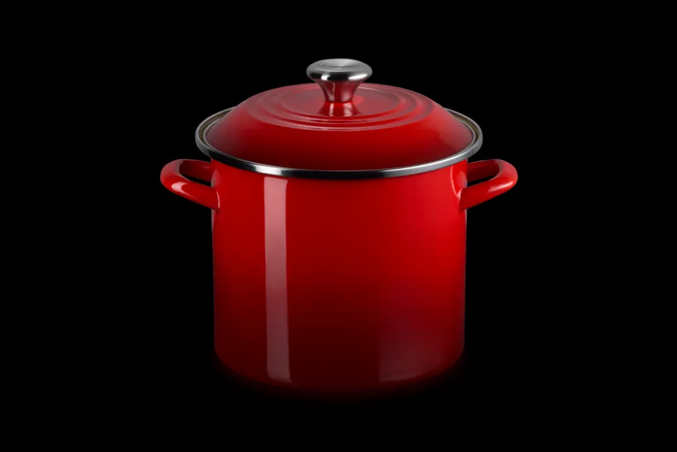 8 qt. Stockpot in Cerise