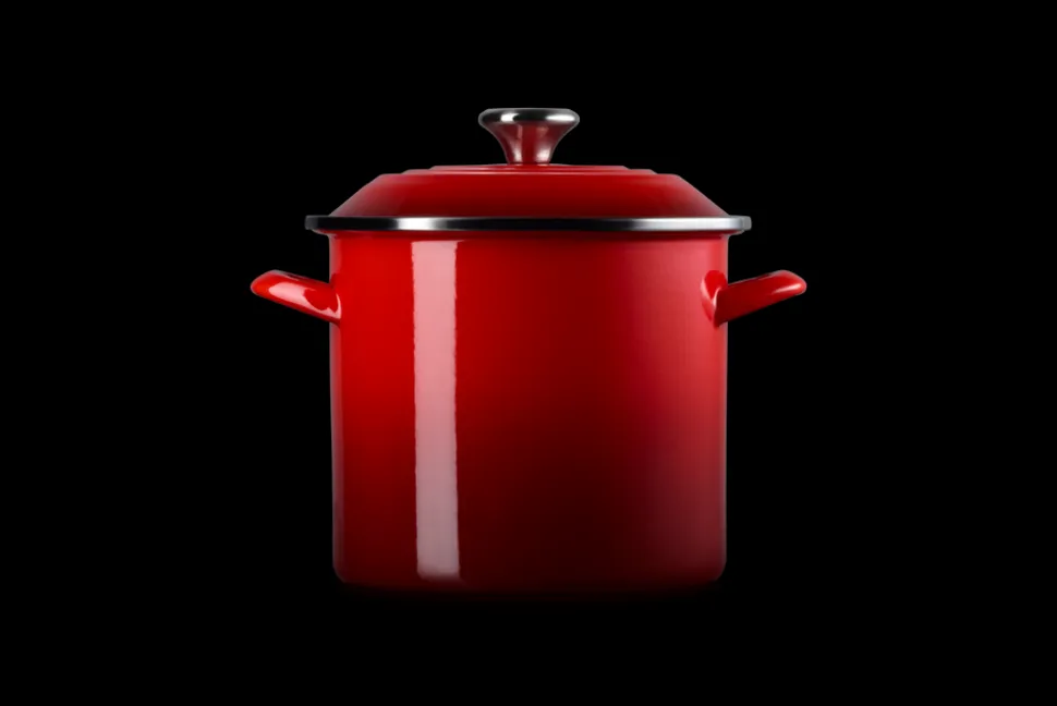 8 qt. Stockpot in Cerise