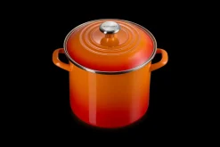 8 qt. Stockpot in Flame