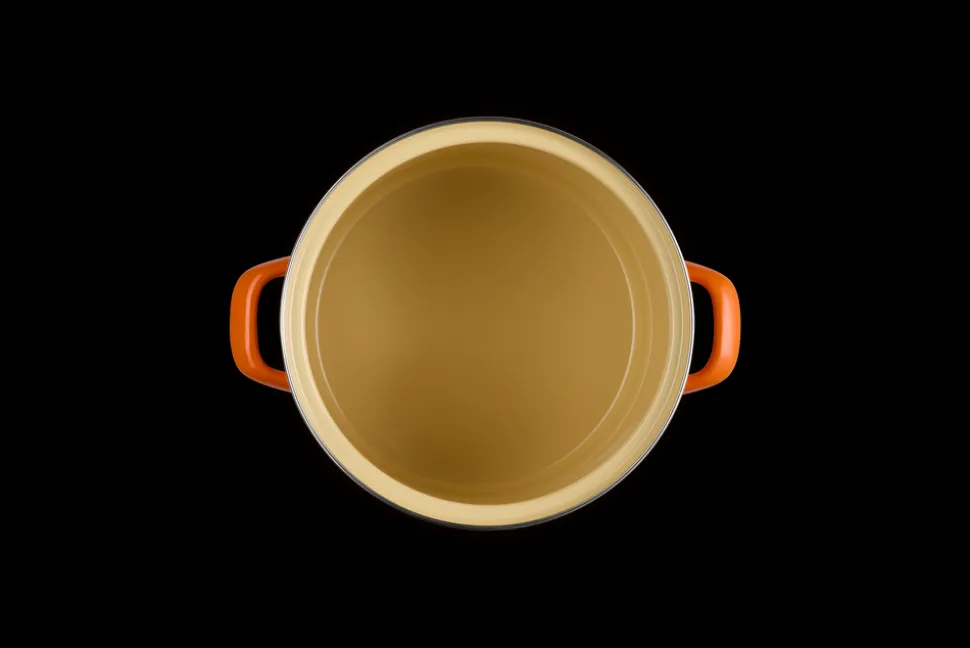 8 qt. Stockpot in Flame