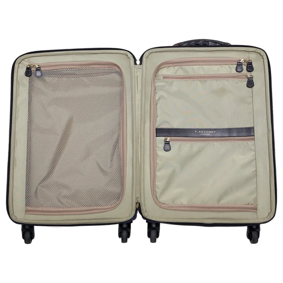 4 Wheel International Carry On