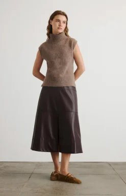 Aaron Sweater Vest in Walnut