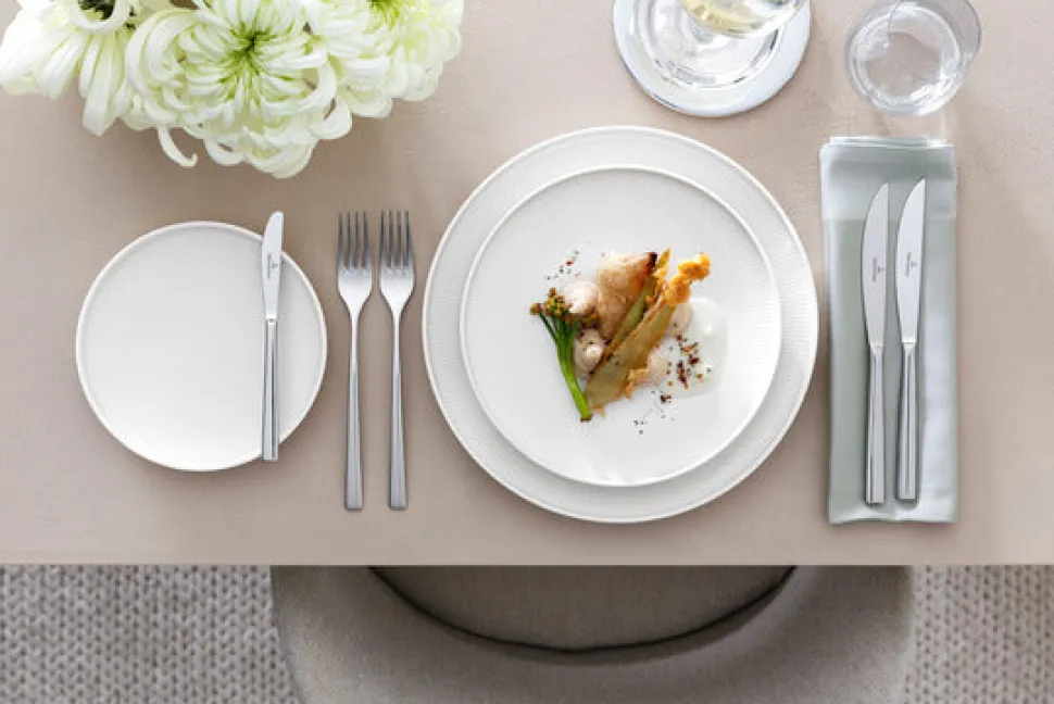 Afina Dinner Plate in White