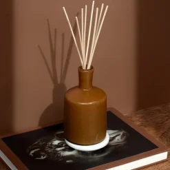 Amber Black Vanilla Signature Reed Diffuser