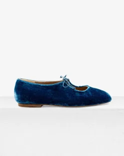 Amelia Flat in Velvet