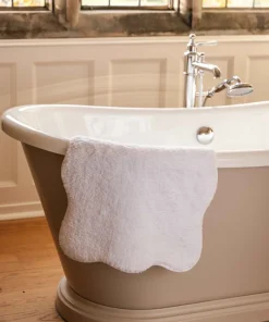 Amelia Scalloped Bath Mat