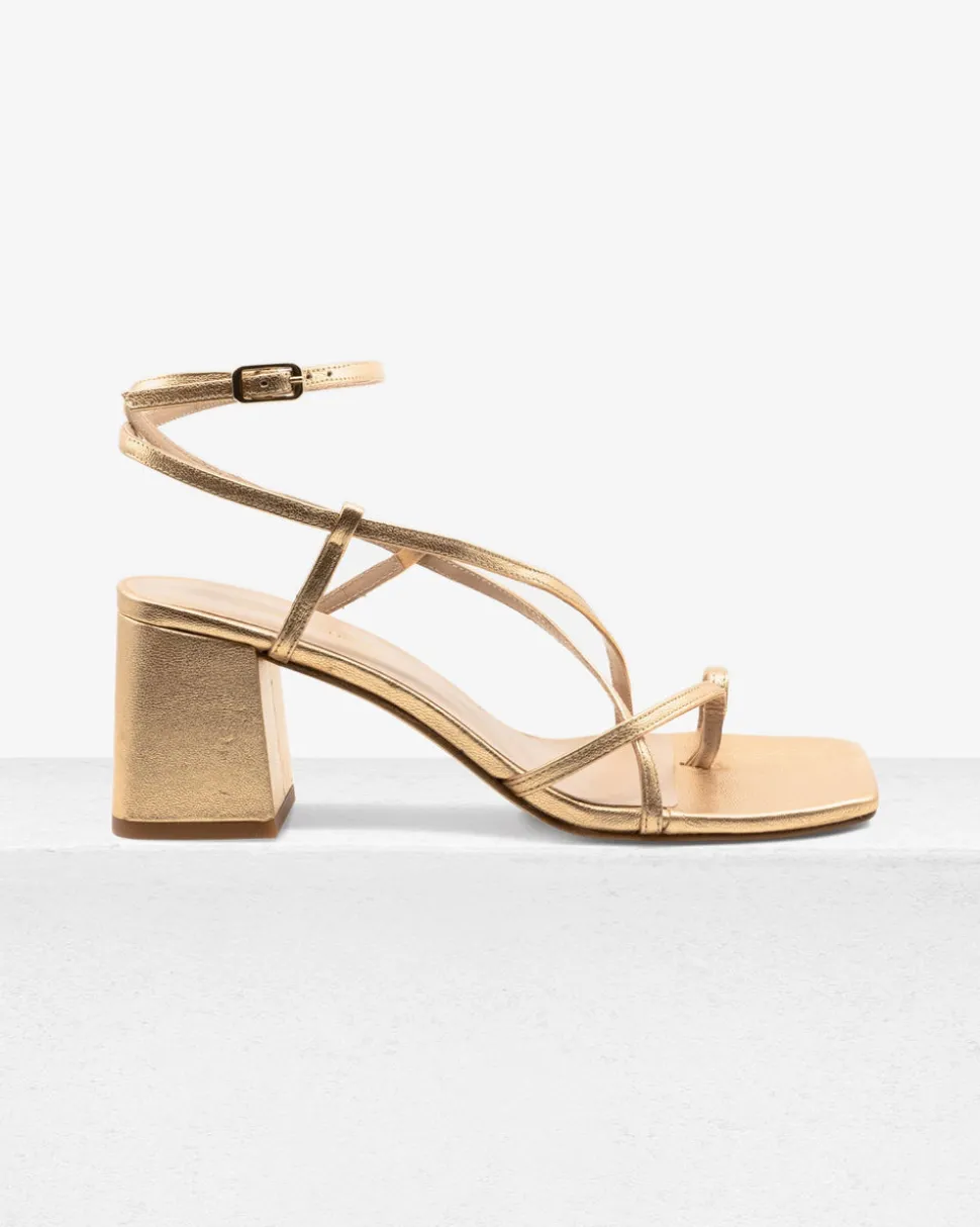 Ana Sandal
