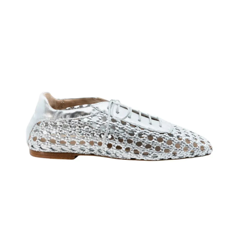 Antonia Flat in Leather