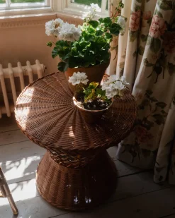 Aperitivo Side Table