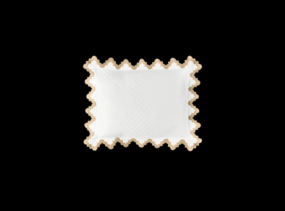 Aziza Matelassé Collection