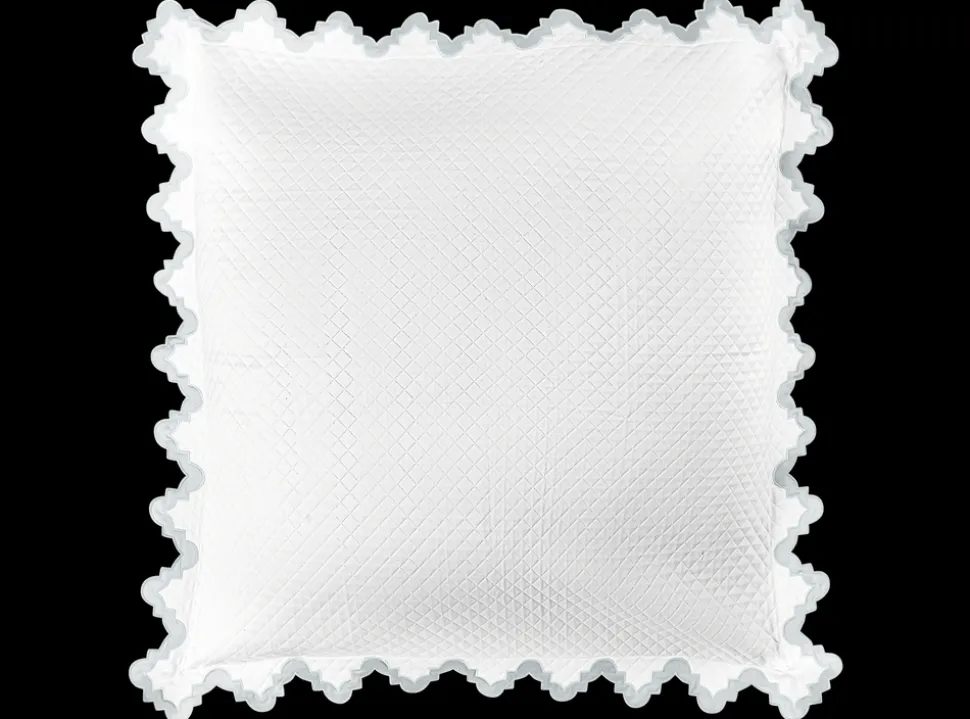 Aziza Matelassé Collection