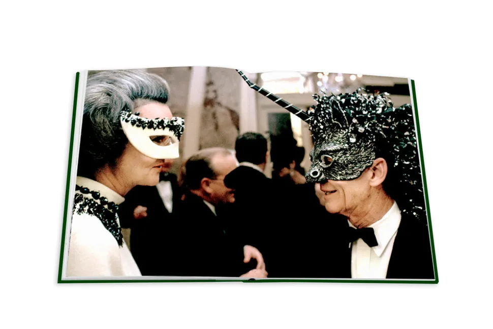 Bals: Legendary Costume Balls of the Twentieth Century