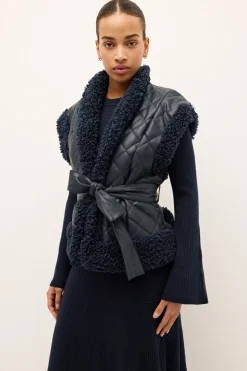 Beatrice Vest in Naval