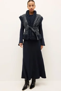 Beatrice Vest in Naval