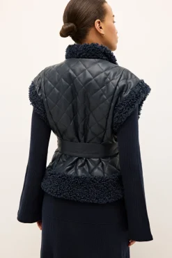 Beatrice Vest in Naval