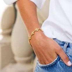 Berry Clover Linear Bracelet in Gold