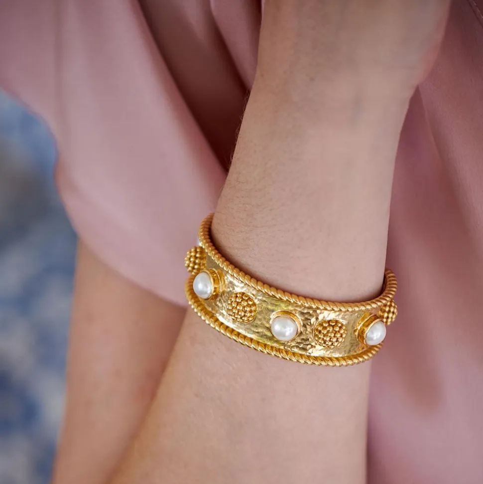 Berry Cuff in Gold
