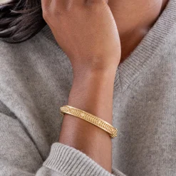 Berry Vine Hinged Bangle in Gold