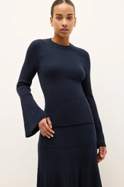 Carrey Top in Navy