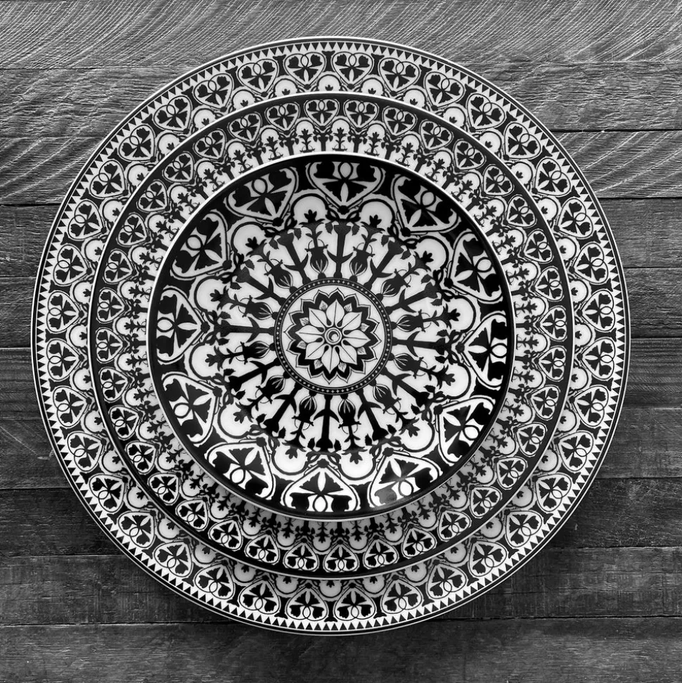 Casablanca Rimmed Dinner Plate Black