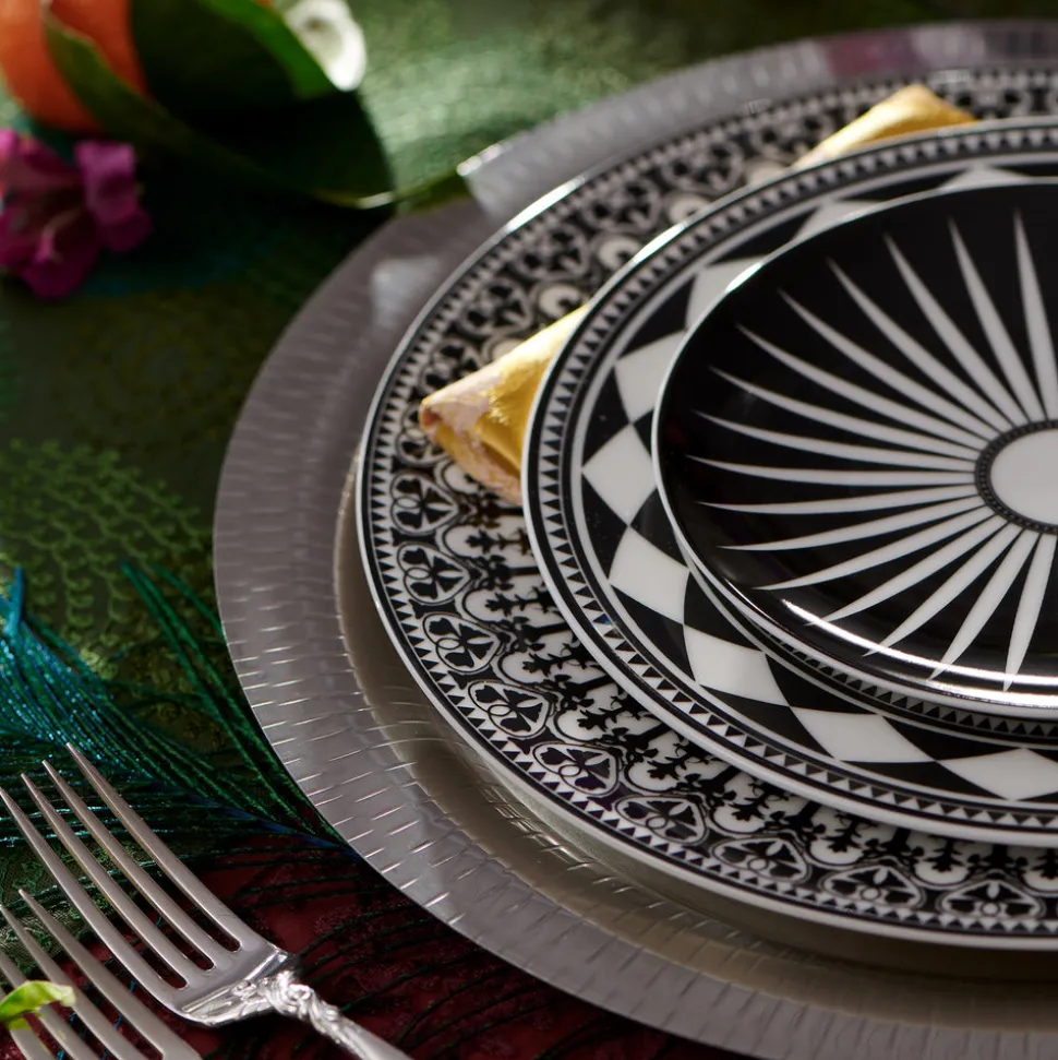 Casablanca Rimmed Dinner Plate Black