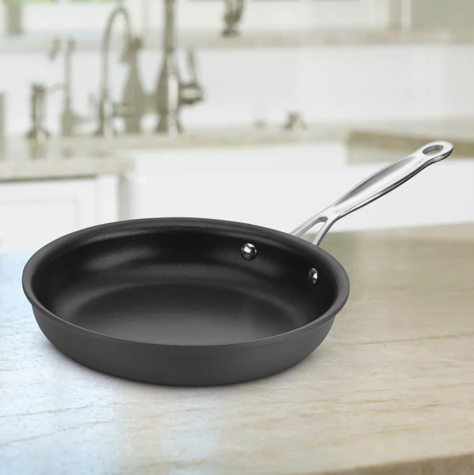 Chef's Classic® Nonstick Hard Anodized 8" Nonstick Skillet in Black