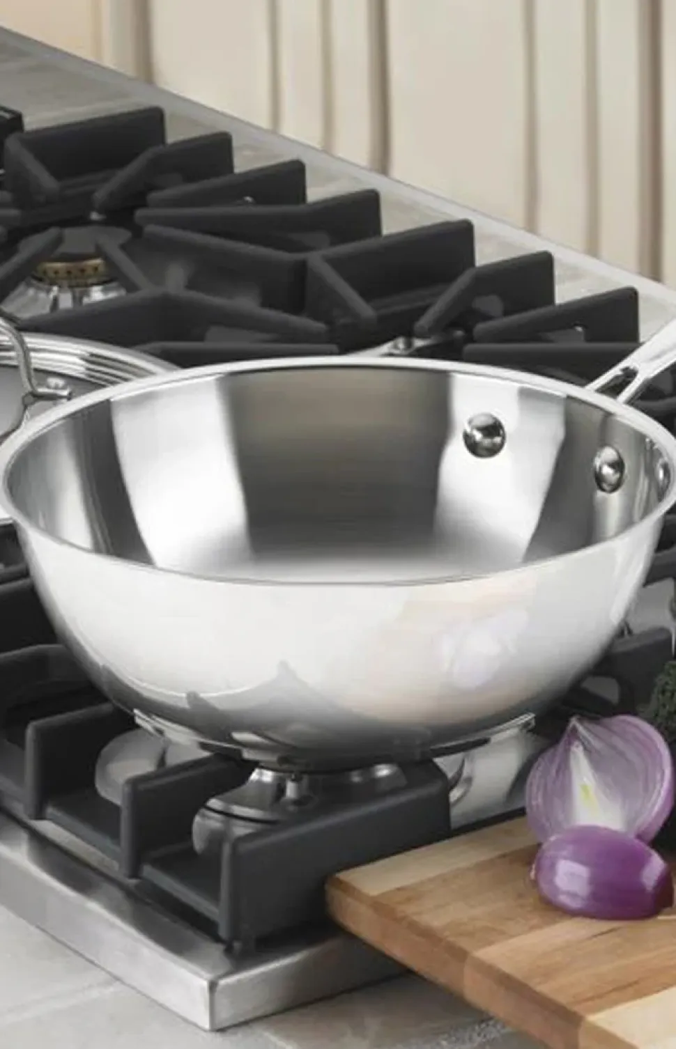 Chef's Classic® Stainless 3 Quart Chef's Pan with Cover in Stainless Steel