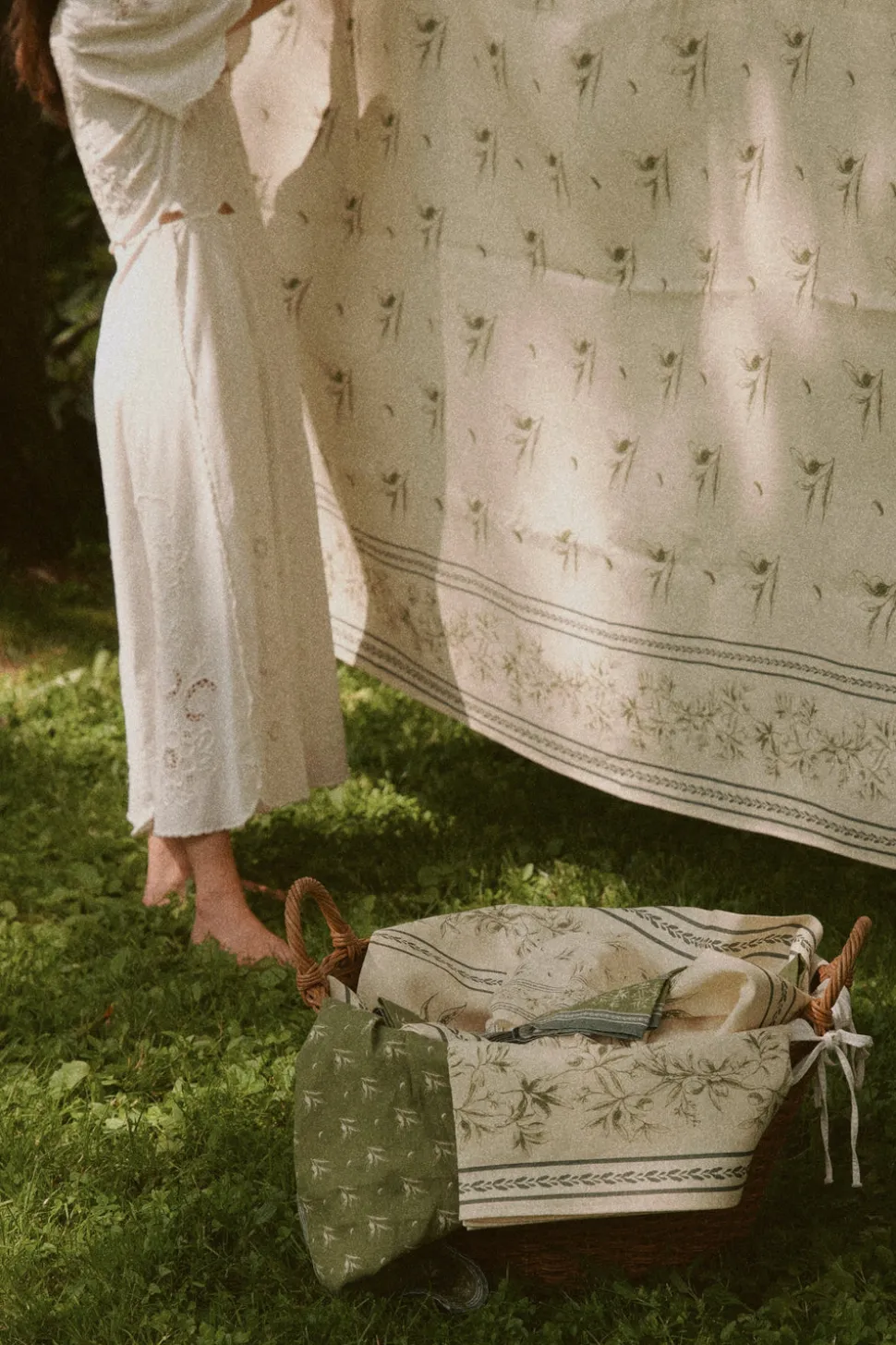 Cipoletti x Nadia Co. Fine Italian Linen Tablecloth