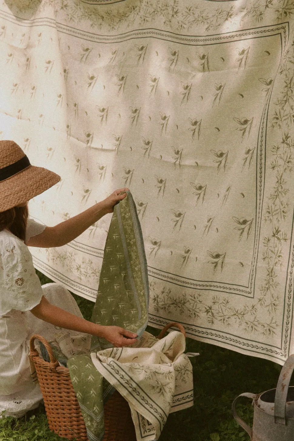Cipoletti x Nadia Co. Fine Italian Linen Hand Towel