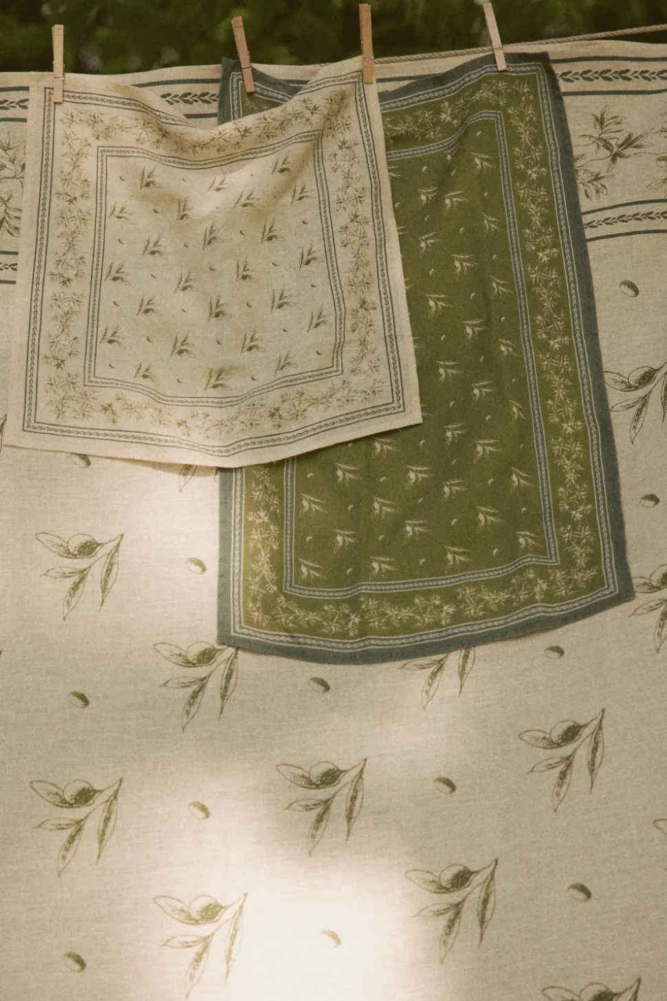 Cipoletti x Nadia Co. Fine Italian Linen Hand Towel