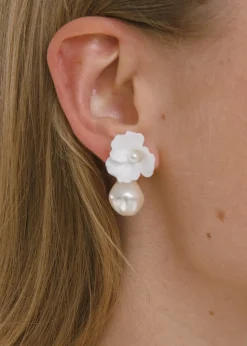 Clarabel Earrings in Cream