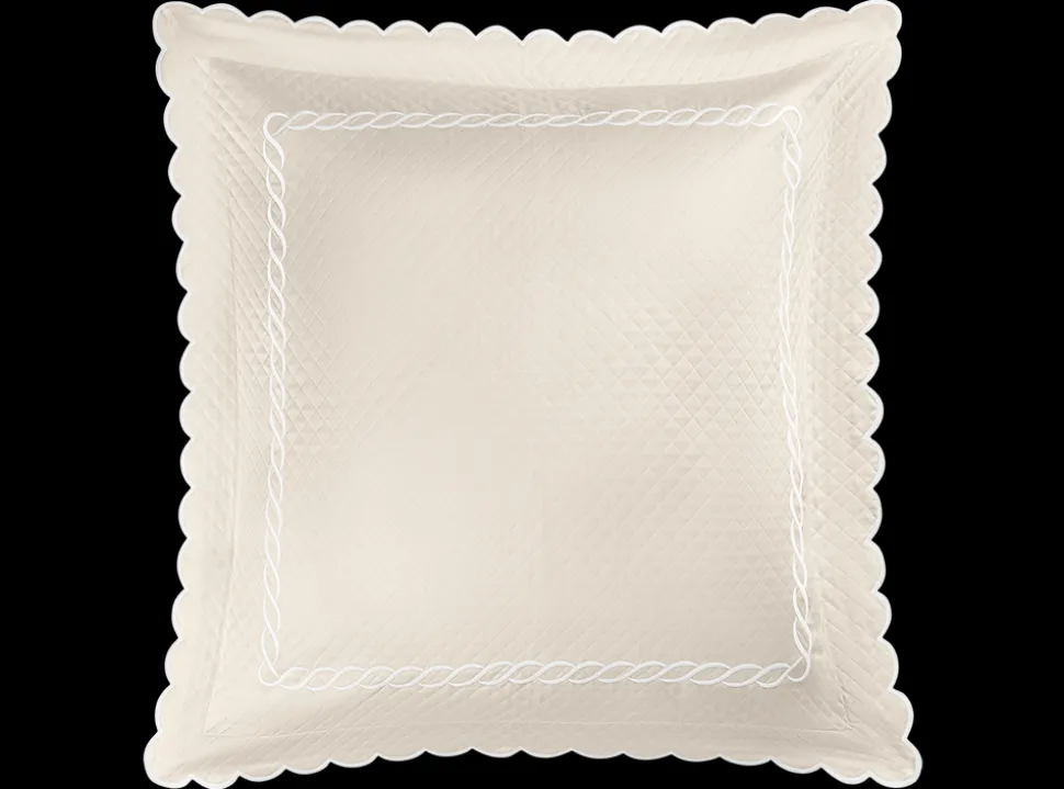 Classic Chain Scallop Matelassé Collection