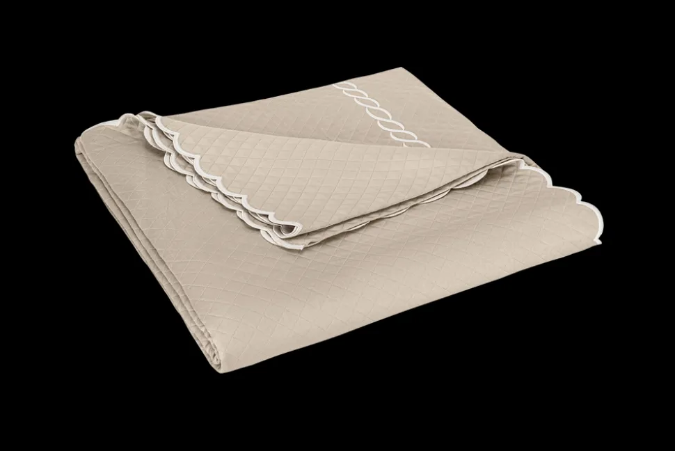 Classic Chain Scallop Matelassé Collection