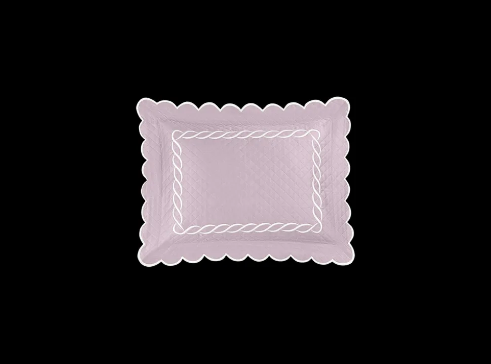 Classic Chain Scallop Matelassé Collection
