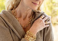 Cleopatra Grande Link Bracelet in Hammered Gold