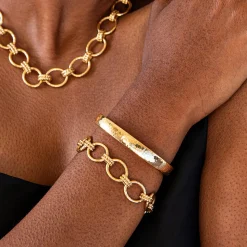 Cleopatra Oval Hinged Bangle in Hammered Gold