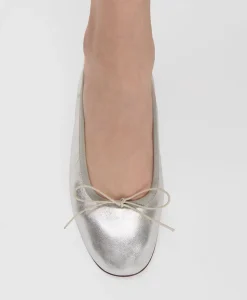 Dance Ballerina in Jasmine