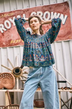 Daphne Top in Midnight Garden