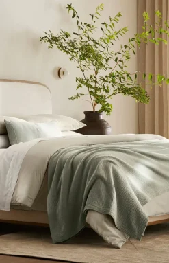 Dream Bed Blanket in Sageleaf