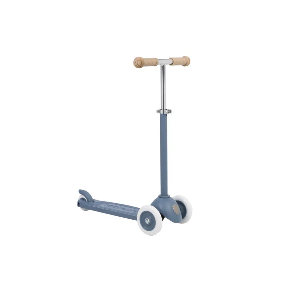 Eco Scooter in Deep Sea