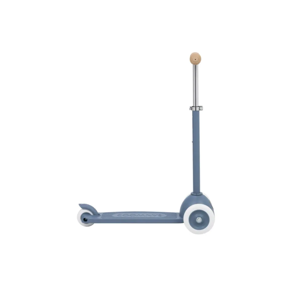 Eco Scooter in Deep Sea