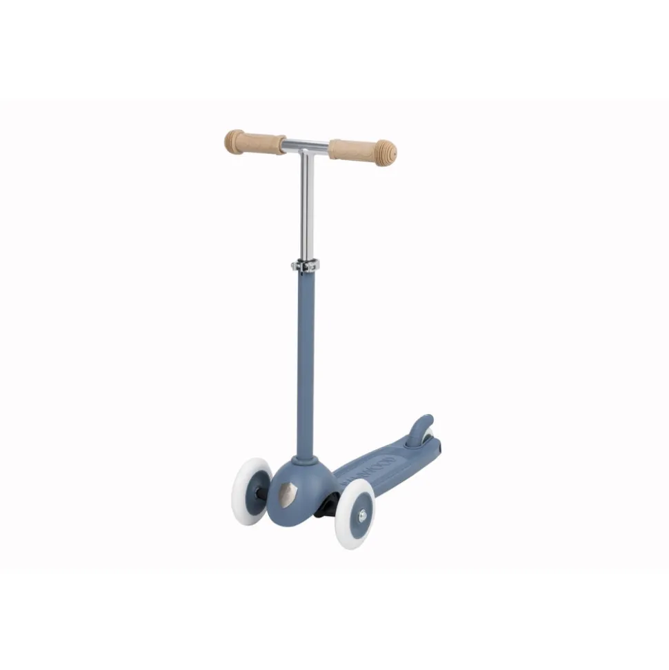 Eco Scooter in Deep Sea
