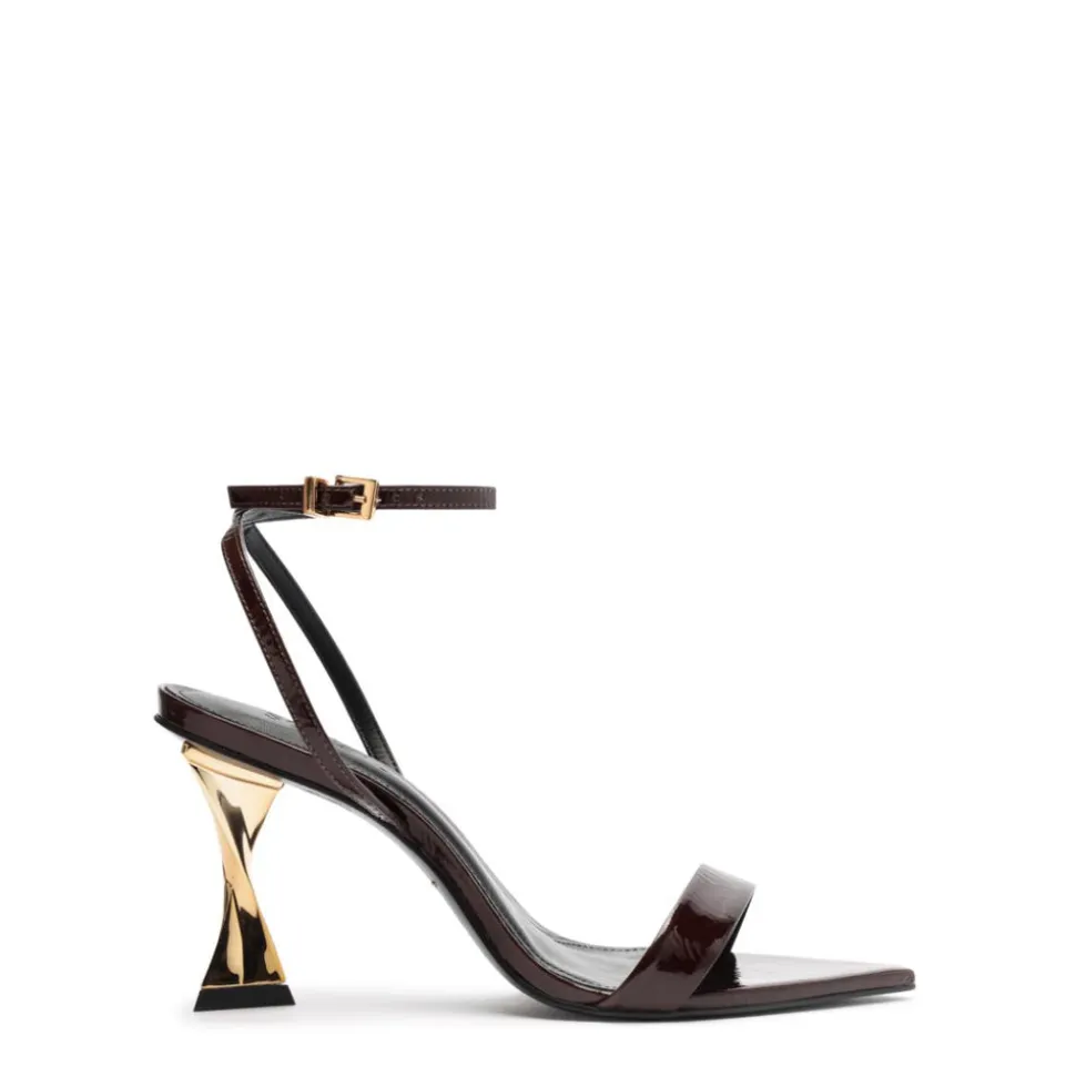 Elisha Sandal in Maplewood