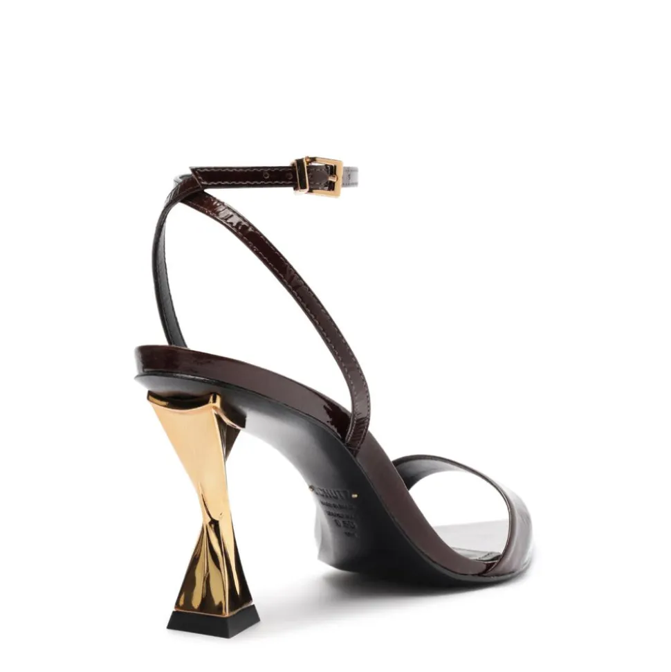 Elisha Sandal in Maplewood