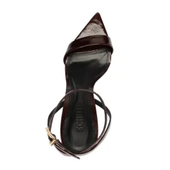 Elisha Sandal in Maplewood