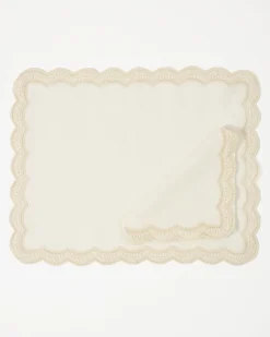 Emilia Scallop Embroidered Placemat
