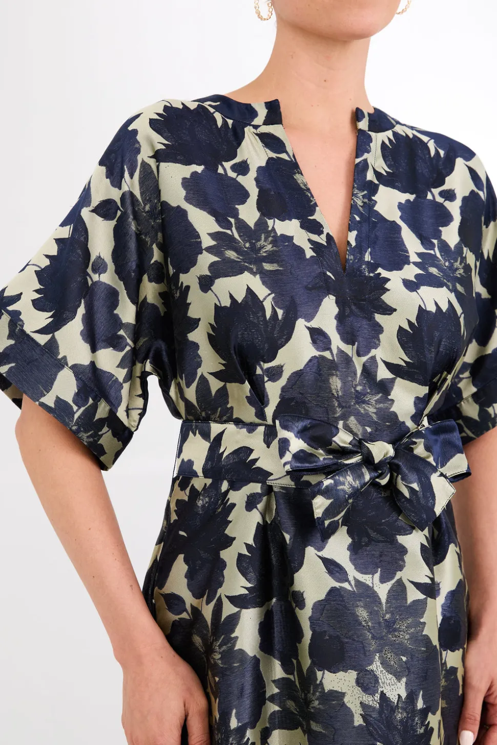 Evelyn Dress in Ivory and Navy Floral Silhouette Jacquard