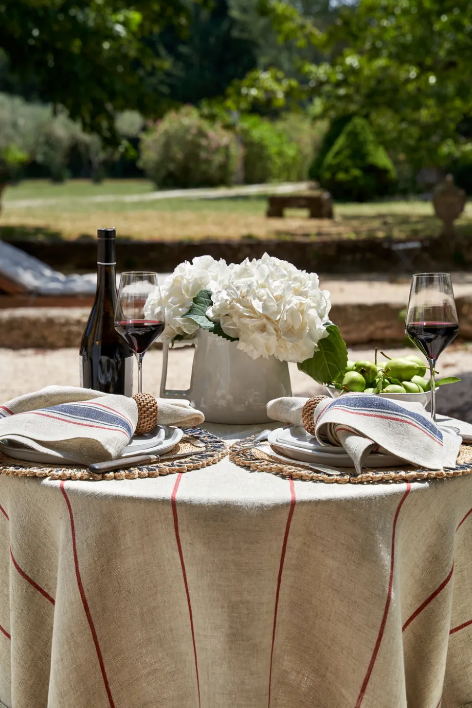 Eze 60x60 Tablecloth in Ivory & Red