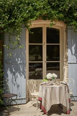Eze 60x60 Tablecloth in Ivory & Red
